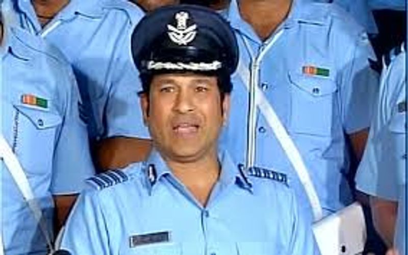 సచిన్ టెండూల్కర్: ''మన మంచితనాన్ని బలహీనతగా ఎప్పుడూ అర్థం చేసుకోవద్దు. ఇండియన్ ఎయిర్ పోర్స్ కు నా సెల్యూట్, జైహింద్'' అంటూ సచిన్ ట్వీట్ చేశారు.