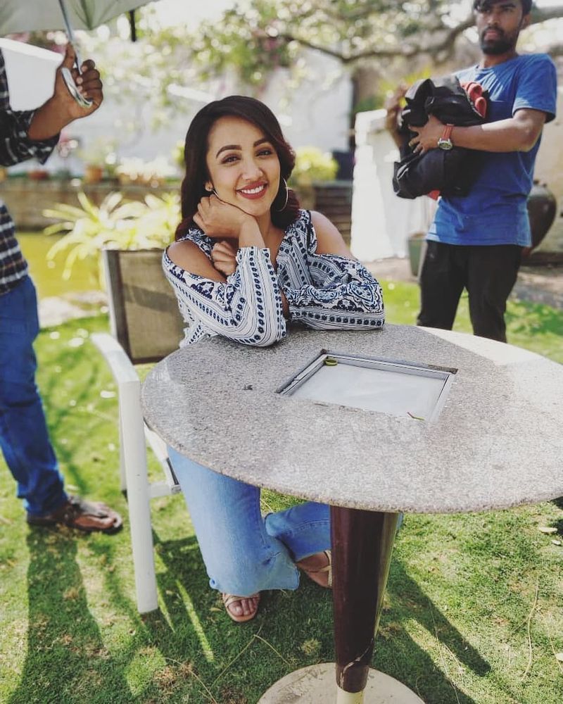 (Courtesy Instagram)తేజస్వి మదివాడ స్పైసీ ఫోటోలు
