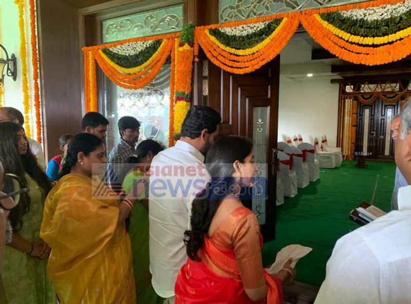 అమరావతిలో సతీమణితో కలిసి జగన్ గృహ ప్రవేశం