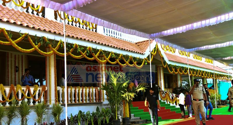 అమరావతిలో సతీమణితో కలిసి జగన్ గృహ ప్రవేశం