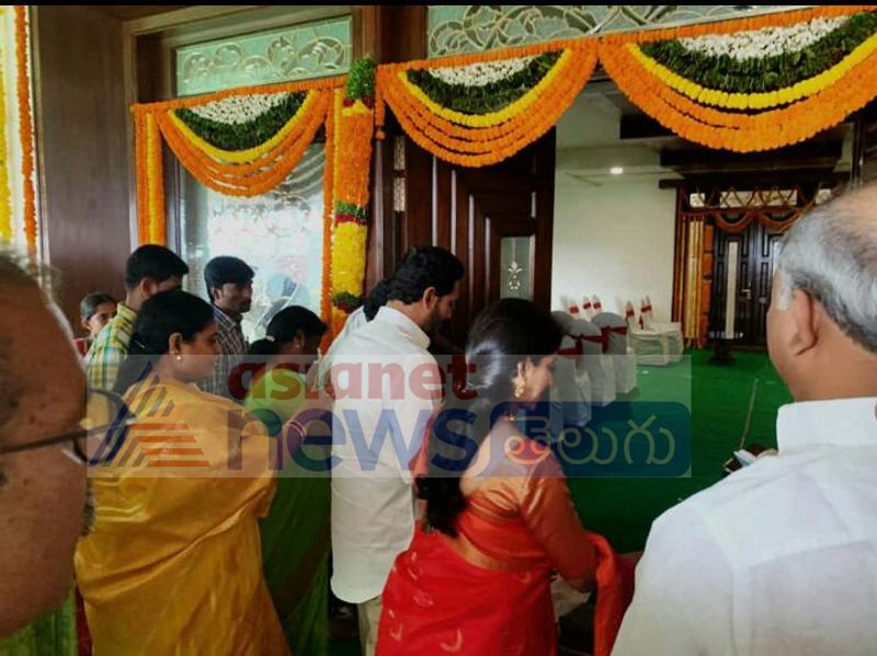 అమరావతిలో సతీమణితో కలిసి జగన్ గృహ ప్రవేశం