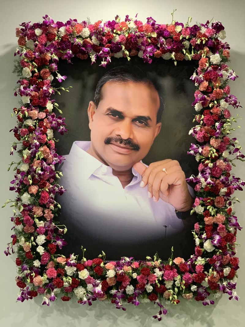 అమరావతిలో సతీమణితో కలిసి జగన్ గృహప్రవేశం (ఫొటోలు)