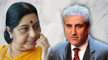 Pakistan foreign minister Shah Mahmood Qureshi walks out in a huff as Islamic nations embrace Sushma Swaraj