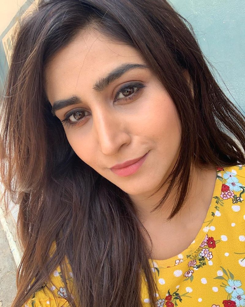 (Courtesy Instagram)యాంకర్ వర్షిని లేటెస్ట్ ఫోటోలు