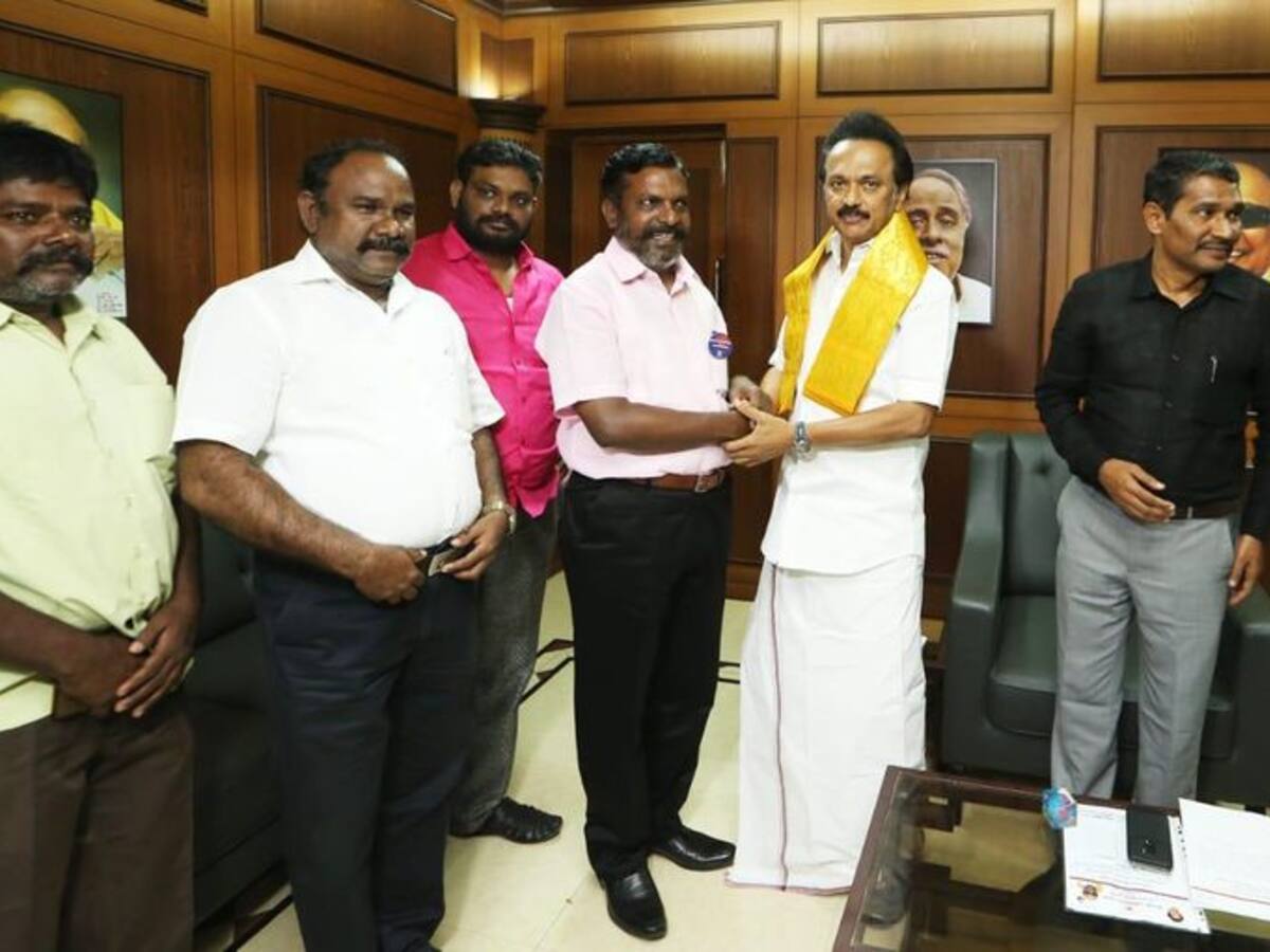 Thirumavalavan's VCK to contest Lok Sabha polls in 5 states, knocks on EC  door for pot symbol | Chennai News - The Indian Express
