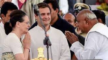 Sonia can play bets on Kharge and Deve Gowda