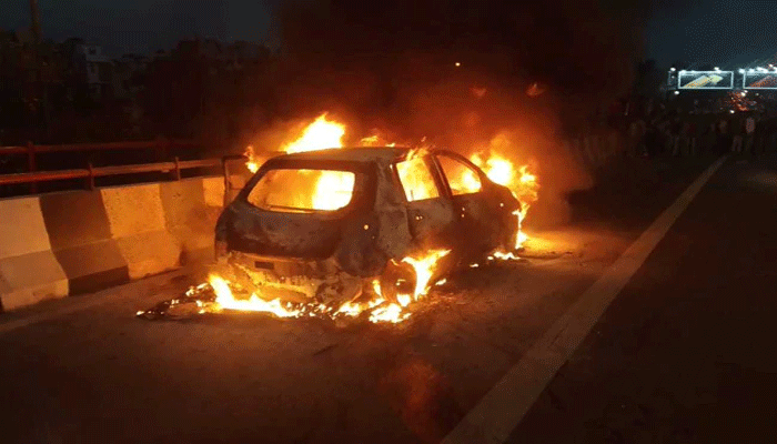 six killed after car burnt in accident in chittoor district six killed after car burnt in accident in chittoor district