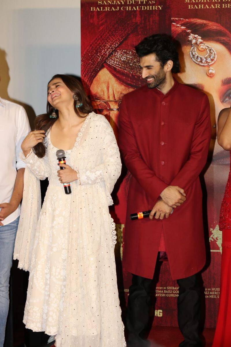 Alia And Varun Banish All The Superstition Around Black With.... | India  Forums