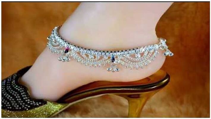 if we wear silver chain it will give benefits to our health if we wear silver chain it will give benefits to our health