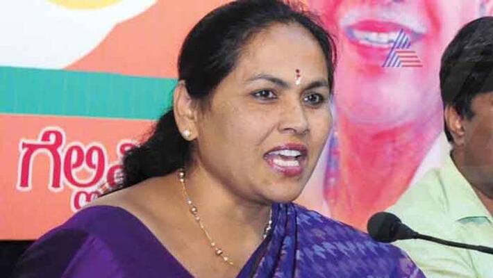 K'taka: BJP MP Shobha Karandlaje offer prayers for Yediyurappa to be next CM