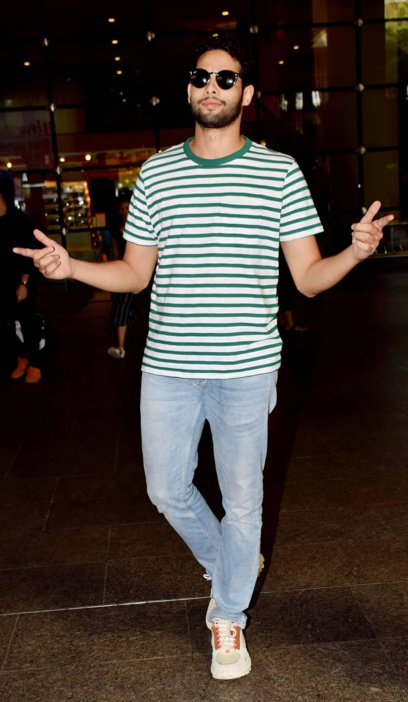 Siddhant Chaturvedi aka MC Sher was in full form while travelling. Bhag Sher Aaya!