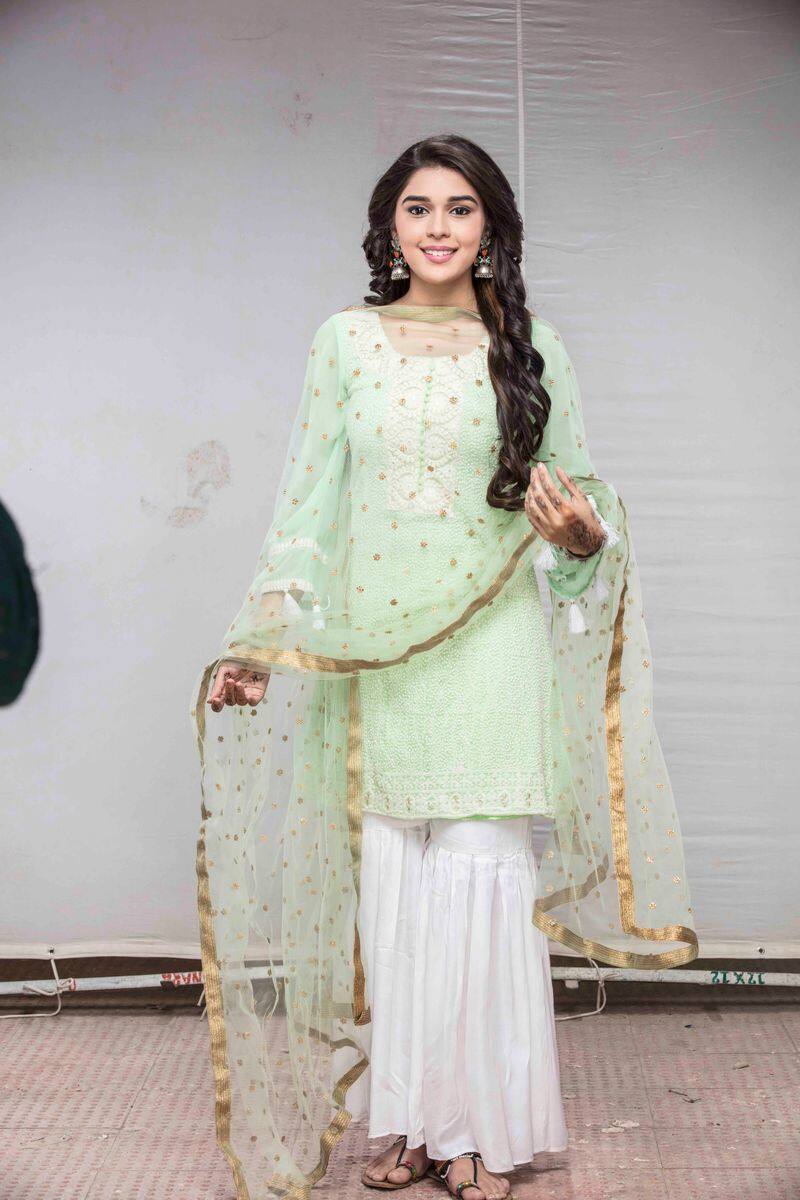 Eisha Singh: Eisha Singh as Zara in Ishq Subhan Allah- I fondly remember my childhood days when the entire family would come together the night before to light the Holika pyre and with that, we would destroy all the negativity within us too. Every Holi, I indulge in delicious sweets and samosa and spend quality time with my family. I hope this time too, I can get to celebrate Holi with them.