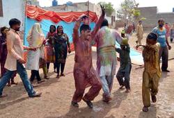 See how to celebrate Holi in Pakistan, look through picture