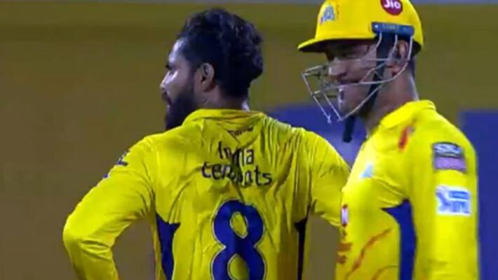 dhoni advice helps jadeja to got maxwell wicket in csk vs rcb match in ipl 2021 dhoni advice helps jadeja to got maxwell wicket in csk vs rcb match in ipl 2021
