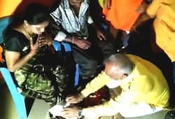 Hassan BJP candidate washes feet of cleaning staff