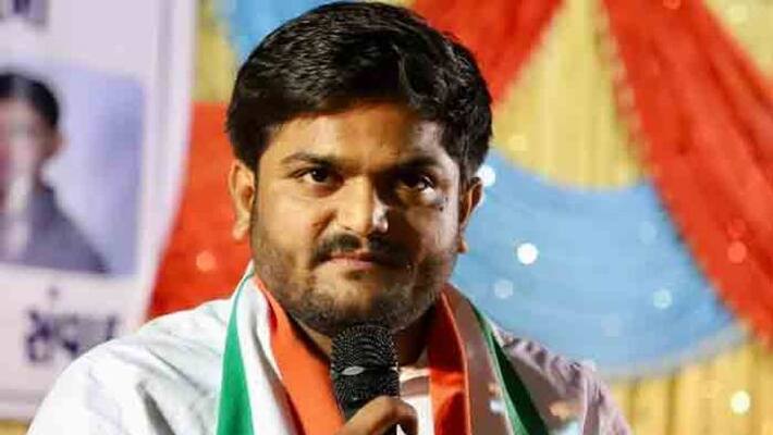 AAP Invites Congress leader hardik patel AAP Invites Congress leader hardik patel