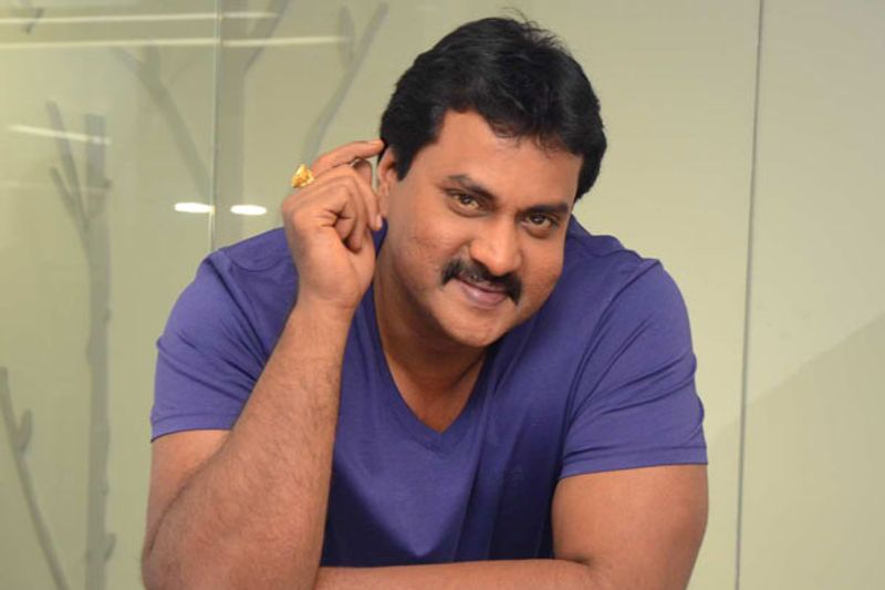 సునీల్ - రూ.5 లక్షలు