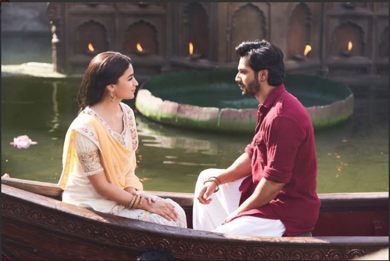 Kalank's title track, Kalank Nahi Ishq Hai, has been sung by Arijit Singh and written by Amitabh Bhattacharya.