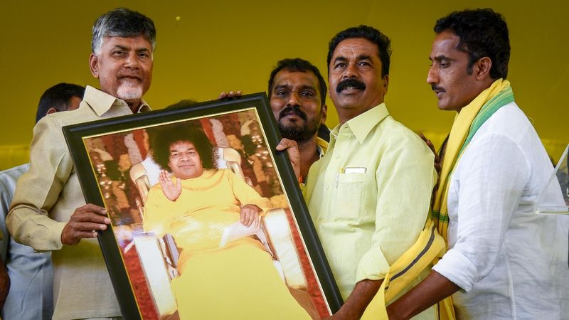 AP CM Chandrababu Naidu Participated in Election Campaign Public Meeting at Puttaparthi