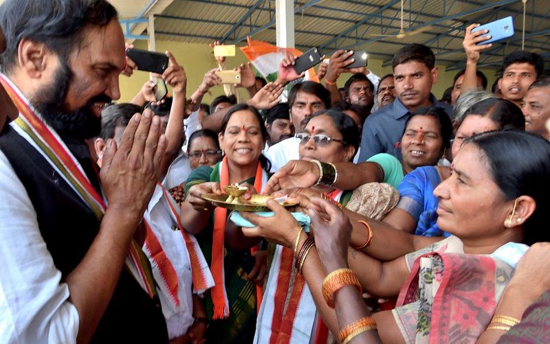 ఈ స్థానంలో వరుసగా కాంగ్రెస్ పార్టీకి చెందిన ఉత్తమ్ కుమార్ రెడ్డి విజయం సాధించారు. 2009, 2014, 2018 ఎన్నికల్లో ఉత్తమ్ కుమార్ రెడ్డి కాంగ్రెస్ అభ్యర్ధిగా విజయం సాధిస్తున్నారు. ఈ స్థానాన్ని కాంగ్రెస్ నుండి కైవసం చేసుకొనేందుకు టీఆర్ఎస్ అన్ని రకాల ప్రయత్నాలను ప్రారంభించింది.