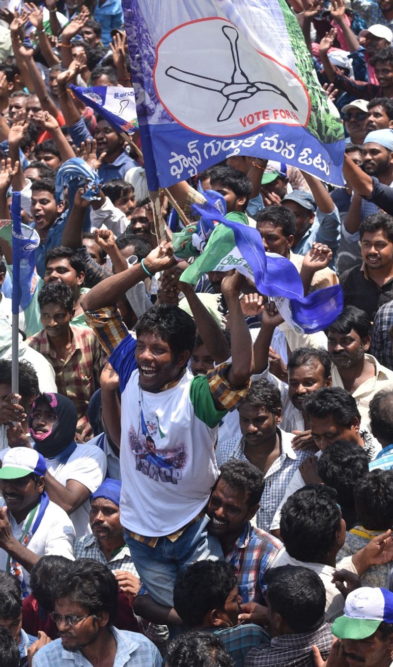 Jagan mohan reddy election campaign at west and east godavari district