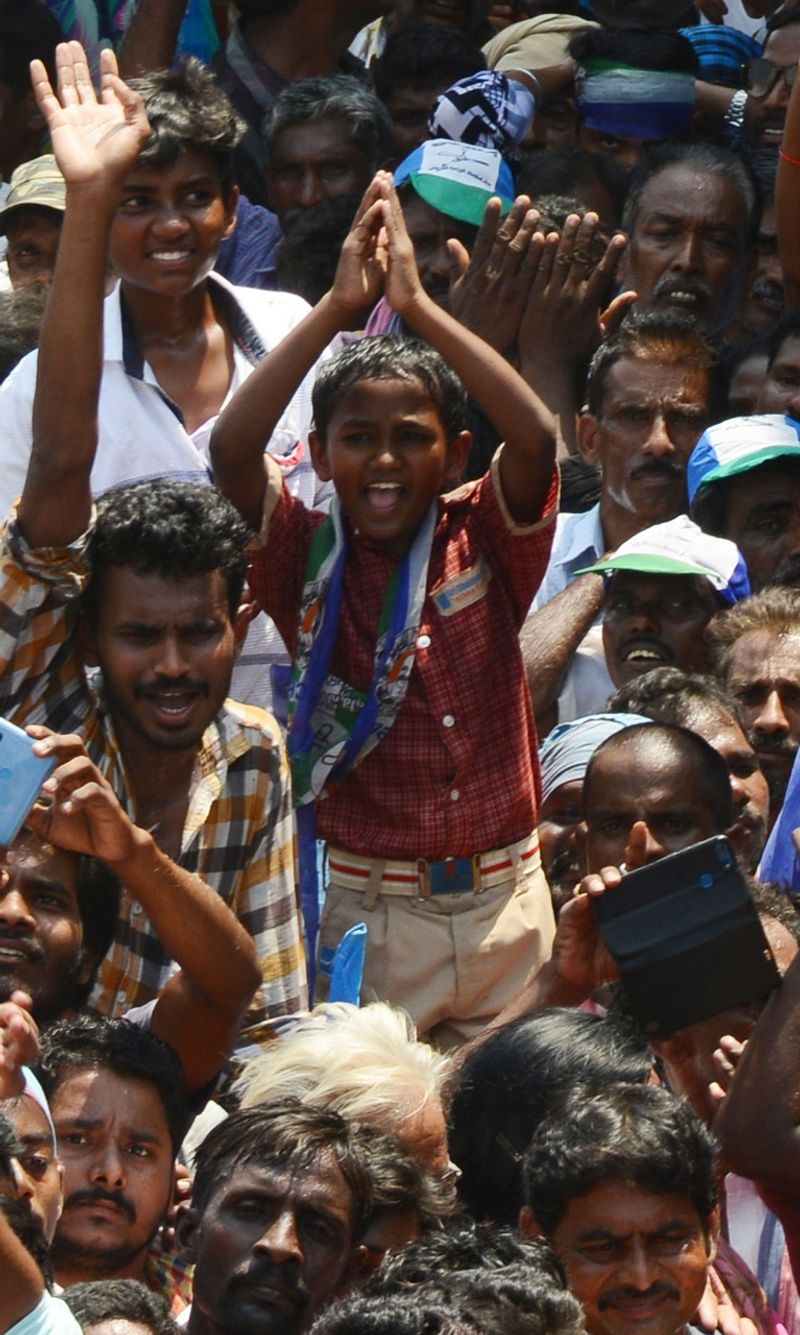 Jagan mohan reddy election campaign at west and east godavari district