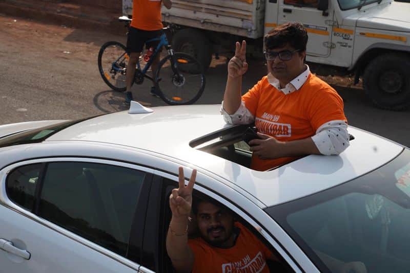 To spread awareness about the campaign, a car rally took to the streets of Mumbai.