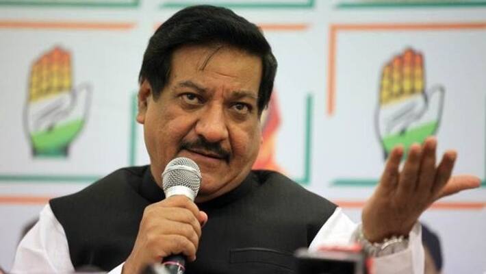 Swamiji slam Prithviraj Chavan for borrow gold from temples tweets Swamiji slam Prithviraj Chavan for borrow gold from temples tweets