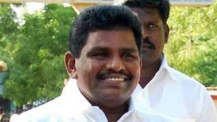 Assistant to the Minister slapped on the cheek by a police officer Assistant to the Minister slapped on the cheek by a police officer