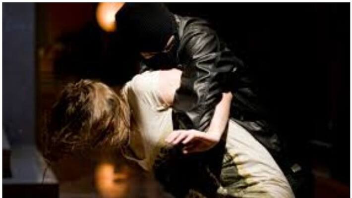 Young man try to kidnap near collage campus Young man try to kidnap near collage campus