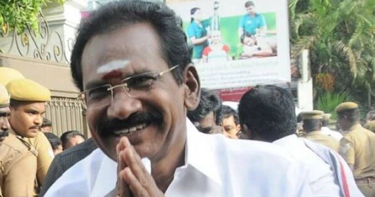 பம்பரமா சுத்தி வேலை செய்றாரு முதல்வர்..5 ஆயிரமும் கொடுத்துருவாரு பாருங்க.. ஸ்டாலினை பாராட்டிய செல்லூர் ராஜு