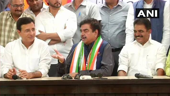 Shatrughan Sinha against modi and bjp Shatrughan Sinha against modi and bjp