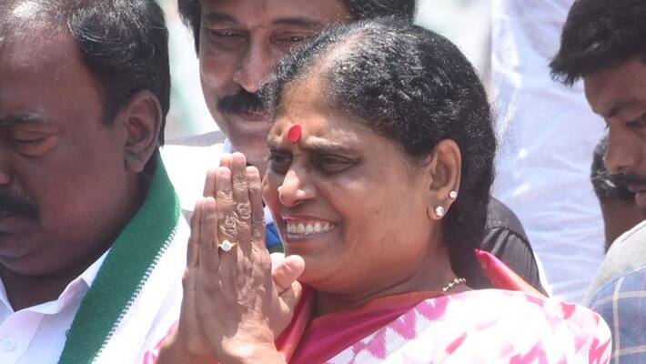 ys vijayamma fires on police department over ys sharmila arrest ys vijayamma fires on police department over ys sharmila arrest