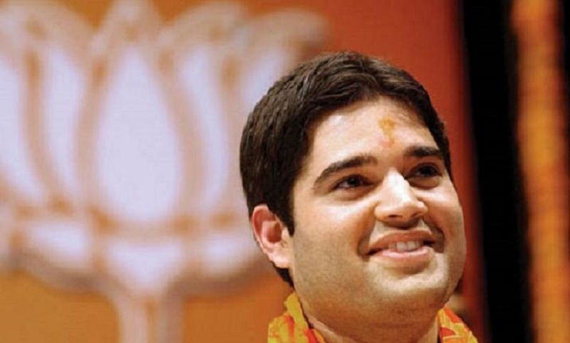 यूपी पर फोकस
उत्तर प्रदेश में अगले साल विधानसभा के उपचुनाव हैं ऐसे में पार्टी का फोकस यहां कई समीकरणों पर होगा। माना जा रहा है कि मोदी कैबिनेट में सबसे ज्यादा मंत्री यूपी के ही शामिल हो सकते हैं। विधानसभा चुनाव को देखते हुए वरुण गांधी, रामशंकर कठेरिया, अनिल जैन, रीता बहुगुणा जोशी, जफर इस्लाम और अपना दल की अनुप्रिया पटेल को दूसरे विस्तार में जगह मिल सकती है।