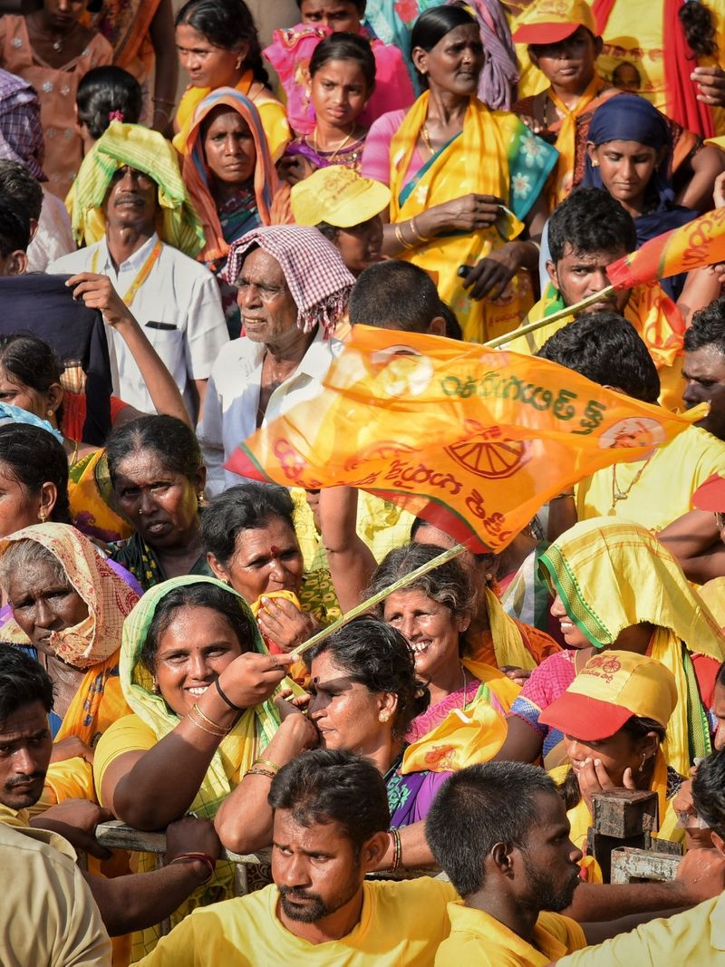 Chandrababu Naidu,HD Deve Gowda Participated in Election Campaign Public Meeting at Tiruvuru
