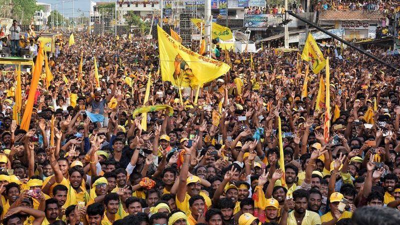 Chandrababu Naidu,HD Deve Gowda Participated in Election Campaign Public Meeting at Tiruvuru