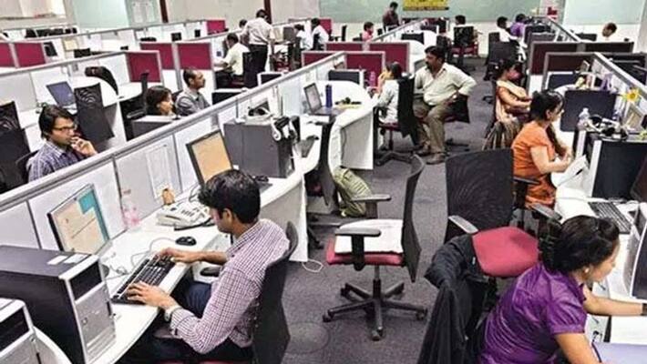 IT and finance are key in the domestic sector IT and finance are key in the domestic sector