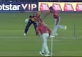 David Warner shows how exactly to save yourself from Ashwin's Mankading