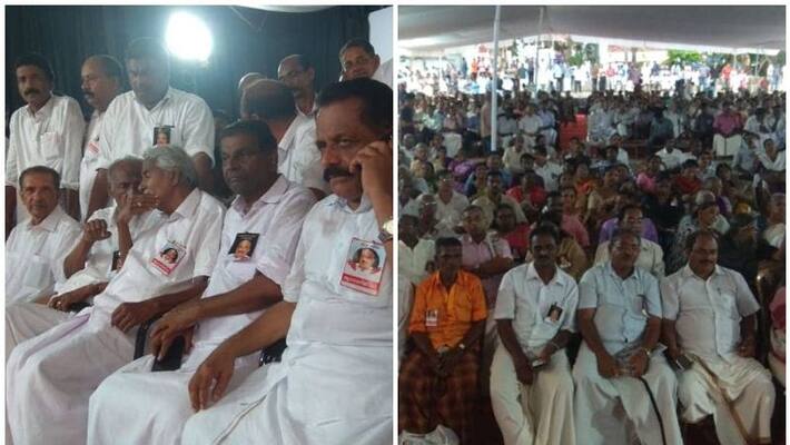 Umman chandy and other udf leaders wait for k m mani s final journey to reach nirunakkara Umman chandy and other udf leaders wait for k m mani s final journey to reach nirunakkara