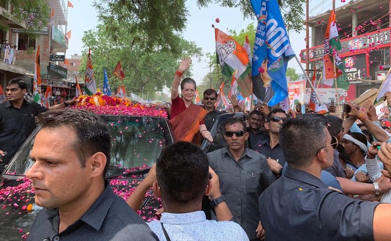 ಸೋನಿಯಾ ಸತತ ಐದನೇ ಬಾರಿ ರಾಯ್ಬರೇಲಿಯಿಂದ ಕ್ಷೇತ್ರದಿಂದ ಸ್ಪರ್ಧಿಸುತ್ತಿದ್ದಾರೆ.