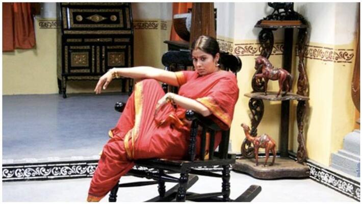 actress sangitha sends her mother out of home actress sangitha sends her mother out of home
