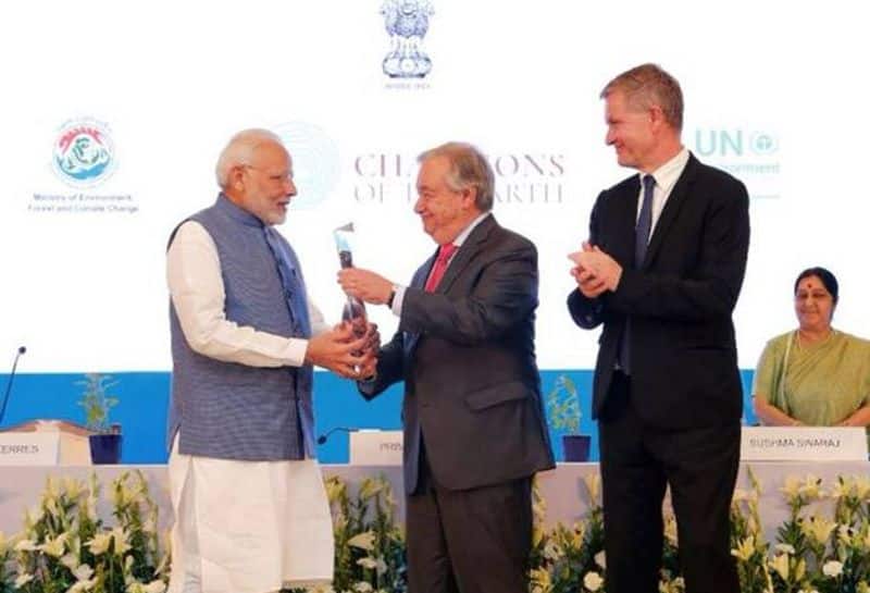 संयुक्त राष्ट्र - ‘चैंपियंस ऑफ अर्थ’:  हाल ही में प्रधानमंत्री मोदी को नई दिल्ली में एक विशेष समारोह में संयुक्त राष्ट्र का सर्वोच्च पर्यावरण संबंधी पुरस्कार ‘चैम्पियंस ऑफ द अर्थ’ से सम्मानित किया गया। प्रधानमंत्री मोदी को यह सम्मान संयुक्त राष्ट्र के महासचिव एंटोनियो गुटरेस ने प्रदान किया। प्रधानमंत्री मोदी को अंतर्राष्ट्रीय सौर गठबंधन के समर्थन में उनके पथप्रदर्शक कार्य और 2022 तक भारत में सभी एकल-उपयोग प्लास्टिक को समाप्त करने के उनके अभूतपूर्व संकल्प के लिए नेतृत्व वर्ग में यह सम्मान दिया गया।