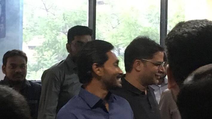 interested conversation between jagan, prashanth kishore interested conversation between jagan, prashanth kishore