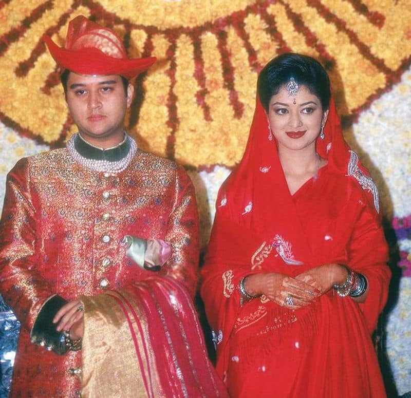 Jyotiraditya Madhavrao Scindia married Priyadarshini Raje Scindia of the Gaekwad family of Baroda. The couple has one son and one daughter.