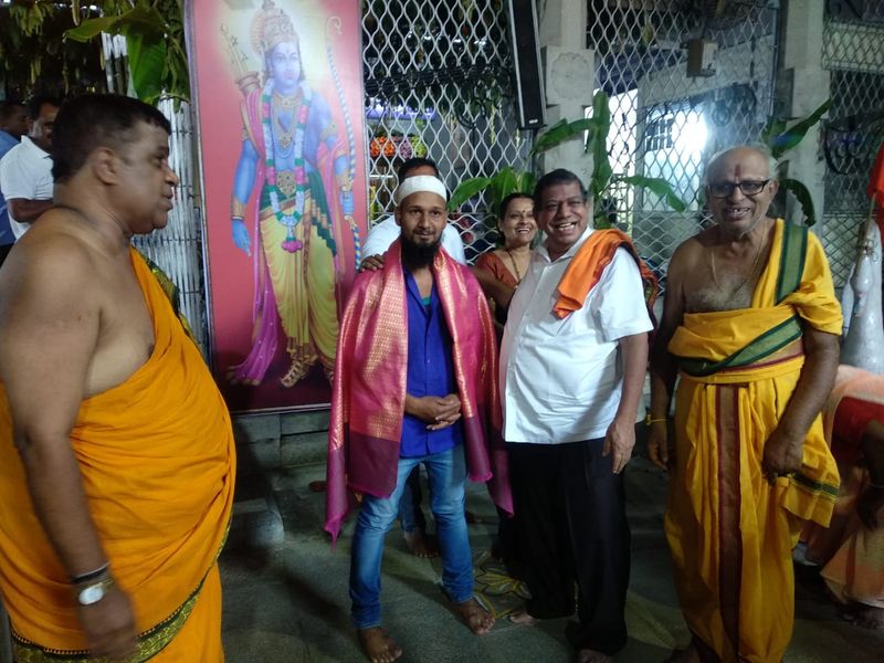 ಅದೇನಿದ್ದರೂ ಜಾತಿ, ಧರ್ಮ ಎಂದು ಲೆಕ್ಕಿಸದೆ ತನ್ನ ಕಾಯಕಕ್ಕೆ ತಲೆ ಬಾಗಿ ದುಡಿಯುವುದರೊಂದಿಗೆ ಶಾಂತಿ, ಪ್ರೀತಿ ಹಾಗೂ ಸಾಮರಸ್ಯದ ಸಂದೇಶ ನೀಡುವ ಈತನಿಗೊಂದು ಸಲಾಂ.