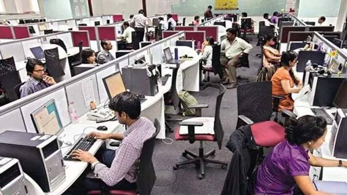 To maintain decorum, TN mandates traditional dress code for govt employees To maintain decorum, TN mandates traditional dress code for govt employees