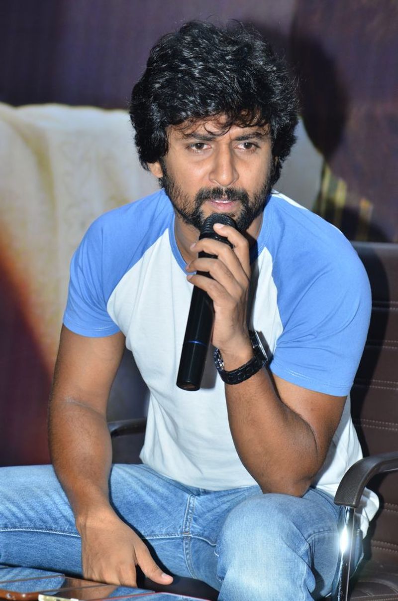 విశాల్ - నాని : ఈ మల్టీస్టారర్ కోసం దర్శకుడు మహి వి రాఘవ గట్టి ప్రయత్నాలు చేస్తున్నప్పటికీ ఇంకా చర్చల దశలోనే ఉంది. కాంబో సెట్టయితే మూవీ 100 కోట్ల బడ్జెట్ తో తెరకెక్కే అవకాశం ఉన్నట్లు టాక్.