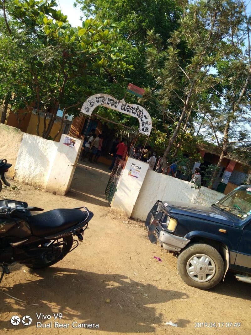 Srinivaspur polling station in Kolar set on fire