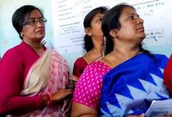 Mandya Sumalatha Ambareesh stands long queue cast vote