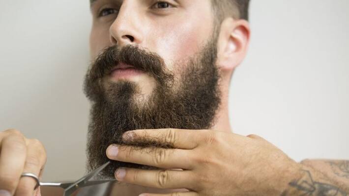 Man suffers huge allergic reaction after trying to dye his beard Man suffers huge allergic reaction after trying to dye his beard